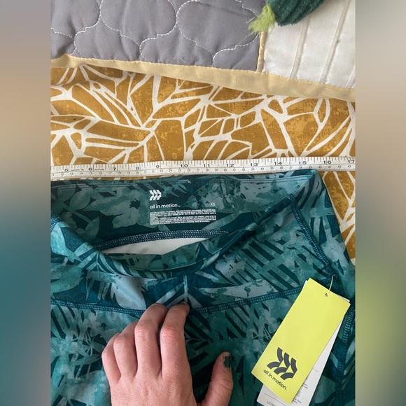 All in motion -xs-green leggings - Picture 5 of 7